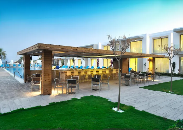 Lugga Boutique Hotel & Beach